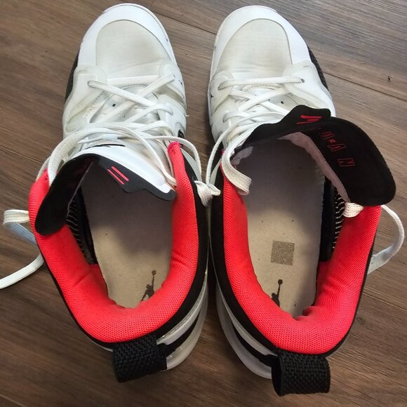 Nike Jordan 37 low siren red colorway - Picture 7 of 7